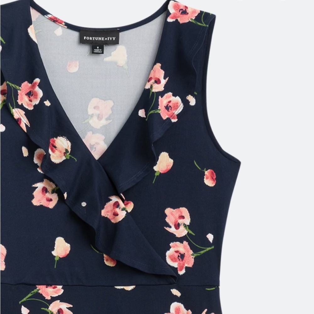 Chic Navy Floral Midi Dress - Picture 3 of 9
